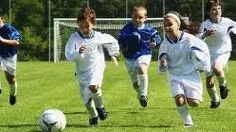 “KD因家事暂离赛场！球队强调：这非篮球范畴，他从不无故缺席”