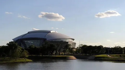 “利兹联逆袭击败切尔西，阿达拉比奥尤助攻关键，内托进球锁定胜局！”